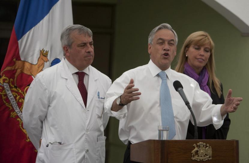Jaime Manalich (kiri) dicopot dari jabatan Menteri Kesehatan Cile oleh Presiden Sebastian Pinera (kanan). Ilustrasi. 