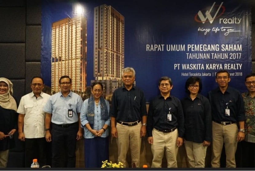 Jajaran direksi dan komisaris Waskita Realty berfoto bersama usai RUPS