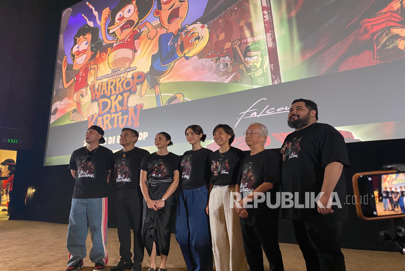 Jajaran filmmaker dan pemeran film animasi Panji Tengkorak saat menggelar konferensi pers di kawasan Kemang, Selasa (2/6/2025).