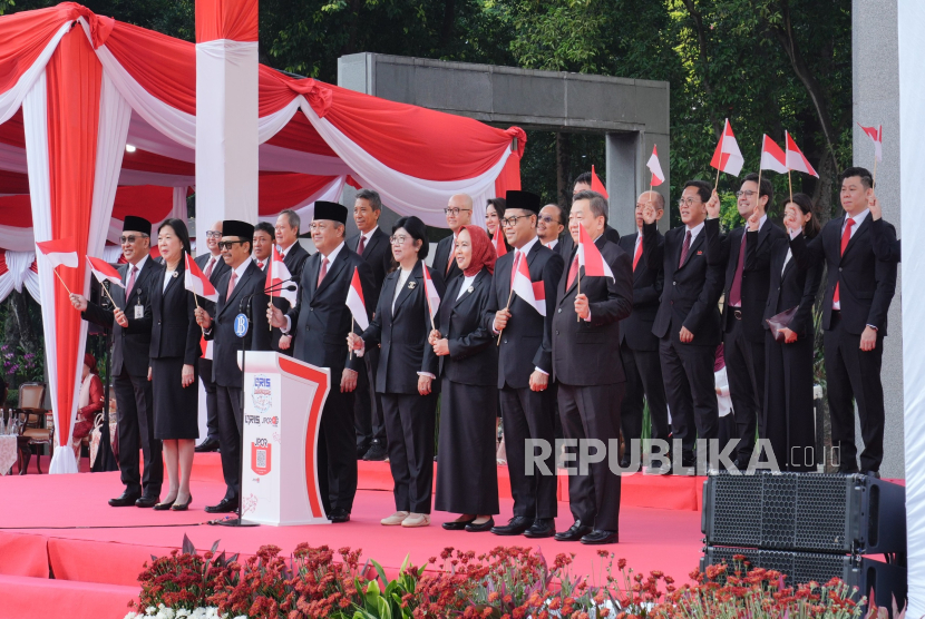 Jajaran Gubernur dan Dewan Gubernur Bank Indonesia. QRIS resmi dapat digunakan di Jepang bertepatan dengan peringatan Hari Kemerdekaan Republik Indonesia ke-80 (17/8/2025).