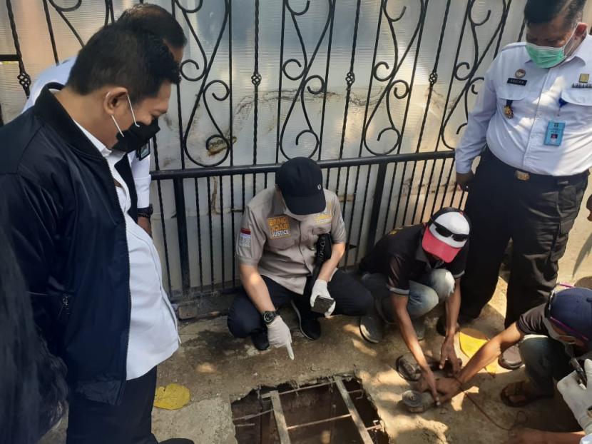 Jajaran Komisi III DPR RI melakukan inspeksi dadakan (sidak) ke Lapas Tangerang untuk melihat lokasi kaburnya narapidana asal China, Cai Changpan yang diketahui melarikan diri dari tahanan pada Senin (14/9) lalu.