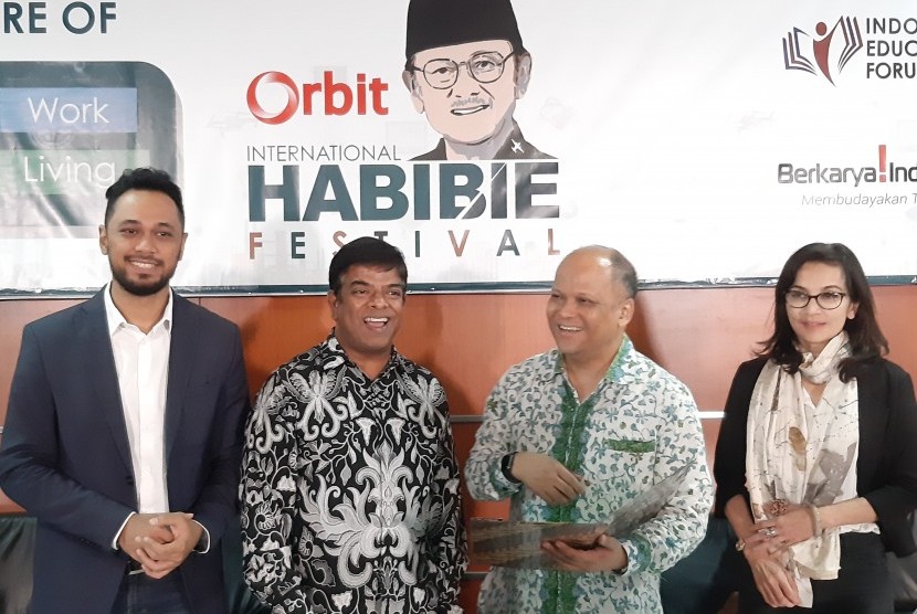 Jajaran pendiri Habibie Festival hadir dan menjawab pertanyaan terkait Orbit Habibie  Festival Teknologi  &  Inovasi yang akan diadakan pada tanggal 17 hingga 19 September di Jiexpo Kemayoran, Jakarta.