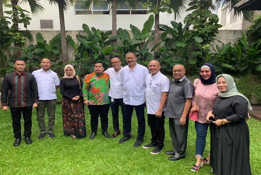 Jajaran pengurus amphuri bertemu direksi Garuda Indonesia membahas peningkatan pelayanan ibadah haji
