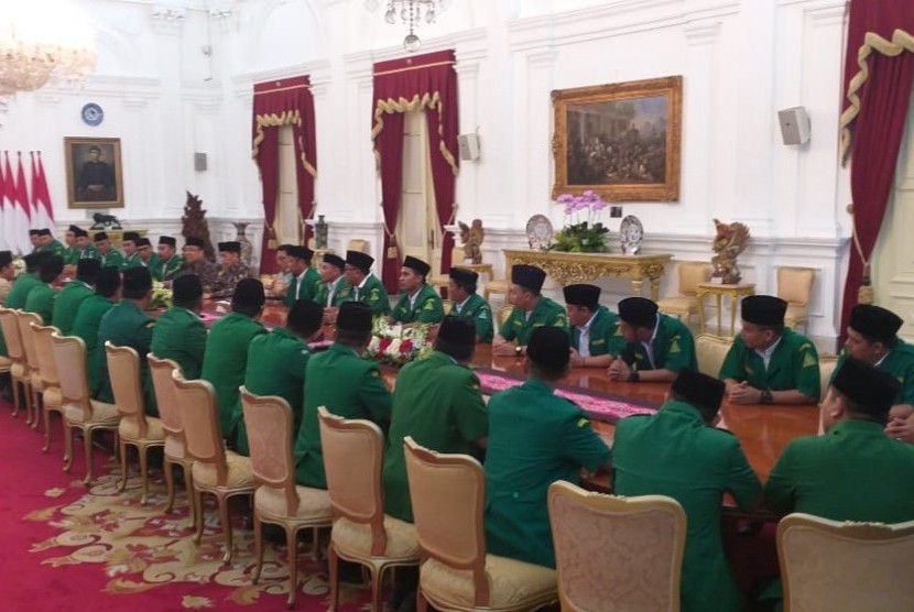 Jajaran pimpinan GP Ansor menemui Presiden Jokowi di Istana Merdeka, Jumat (11/1). 