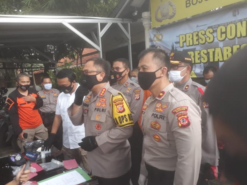 Jajaran Satreskrim Polrestabes Bandung dan Polsek meringkus 11 pelaku kejahatan, dua diantaranya napi asimilasi covid-19 dalam satu pekan terakhir, Ahad (10/5). 