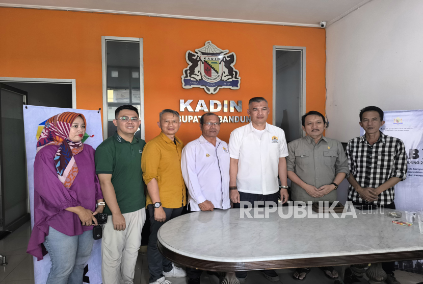 Jajaran Steering Committee dan Organizing Committee Musyawarah Kabupaten (Mukab) X Kadin Kabupaten.