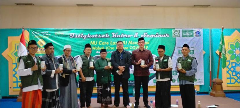  Jakarta Islamic Centre (JIC) dan Pengurus Cabang Nahdlatul Ulama (PCNU) Jakarta Utara menyelenggarakan kegiatan Istighotsah Kubro dan seminar tentang wabah virus corona di Ruang Serba Guna JIC, Jakarta Utara, Sabtu (7/3). 
