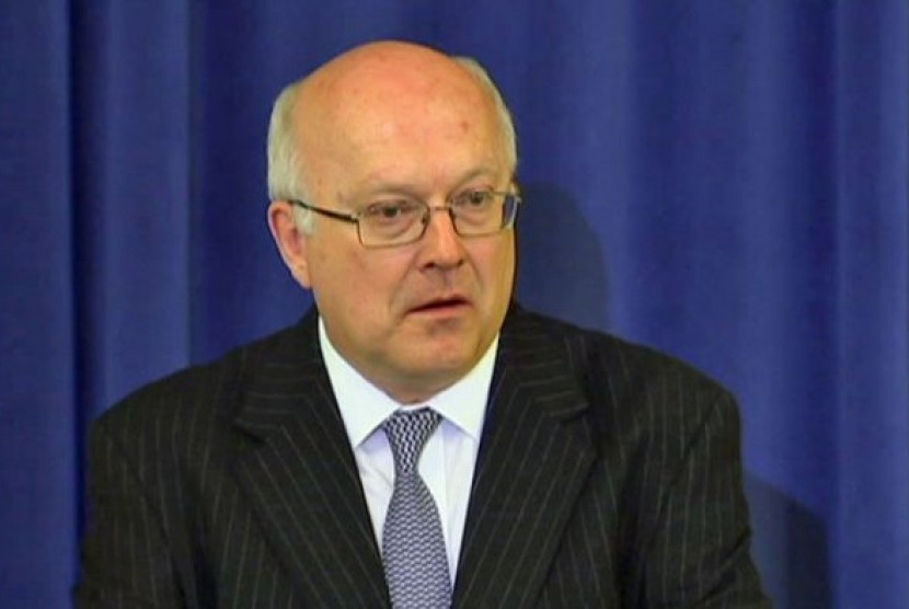 Jaksa Agung Australia George Brandis berbicara dengan jaksa agung dari negara bagian di Canberra.