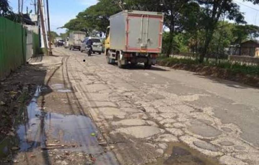 Hingga kini, tingkat kemantapan jalan Kabupaten Bandung mencapai 86 persen dari panjang 1.144 Kilometer. 