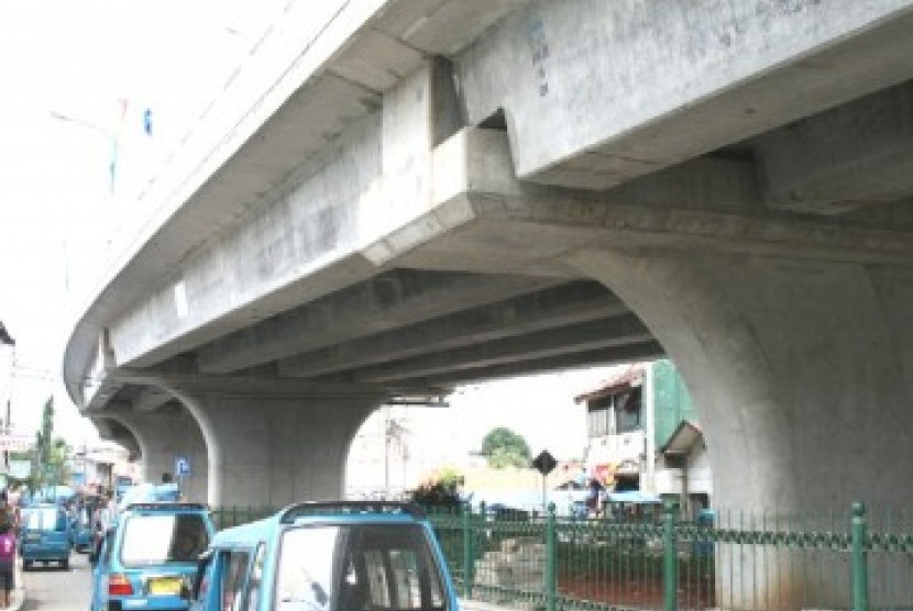 Jalan layang. Ilustrasi Pemerintah Kabupaten Tangerang akan membangun jembatan layang atau Flyover Cisauk pada Oktober 2022.