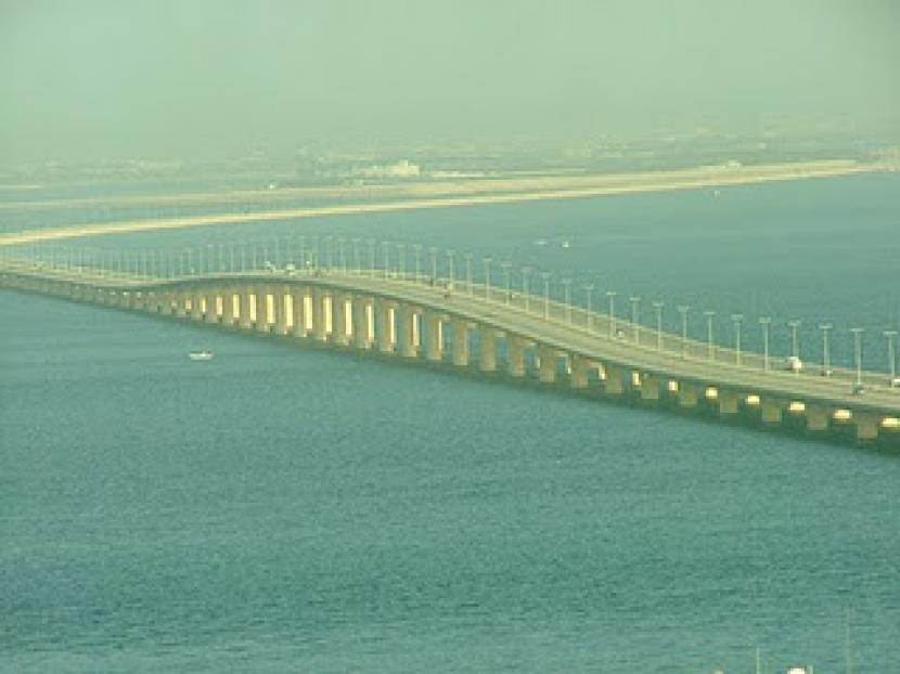 Jalan lintas King Fahd sepanjang 25 kilometer yang menghubungkan Arab Saudi dan Bahrain