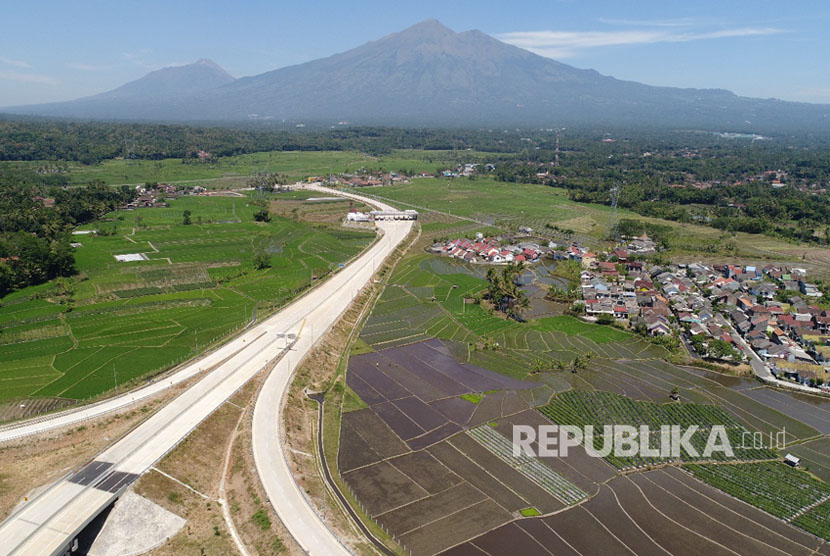 Pemandangan dari udara, Jalan tol Bawen - Salatiga.