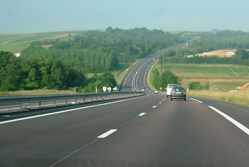 Jalan tol di Prancis.