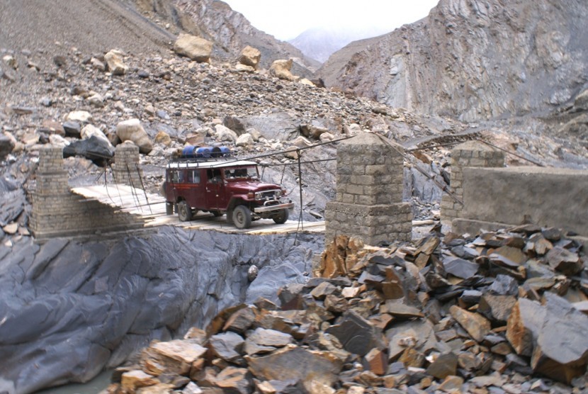 Jalanan menuju desa Shimshal di perbasan China-Pakistan.