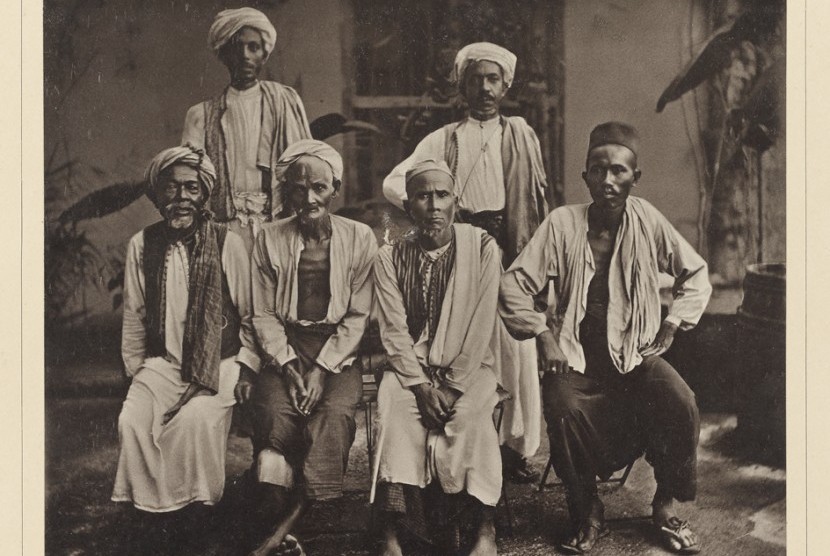 Jamaah asal Aceh 1884 hasil jepretan Hurgronje.