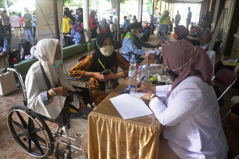 Penukaran Uang Riyal di Asrama Haji Makassar Rata-Rata Rp 50 Juta