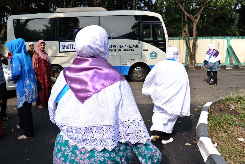 Hukum Pergi Haji Sendirian bagi Wanita. Foto: Jamaah calon haji wanita.