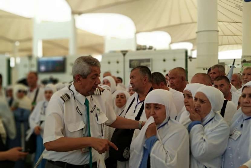 Pemerintah Maroko tetapkan biaya haji 2020 Rp 72 Juta. Foto: Jamaah dari Maroko dan Tasjikistan mulai tiba di Bandara King Abdulaziz, Jeddah, Senin (6/8). Menjelang puncak haji, jamaah berbagai negara kian ramai datang melalui bandara tersebut.