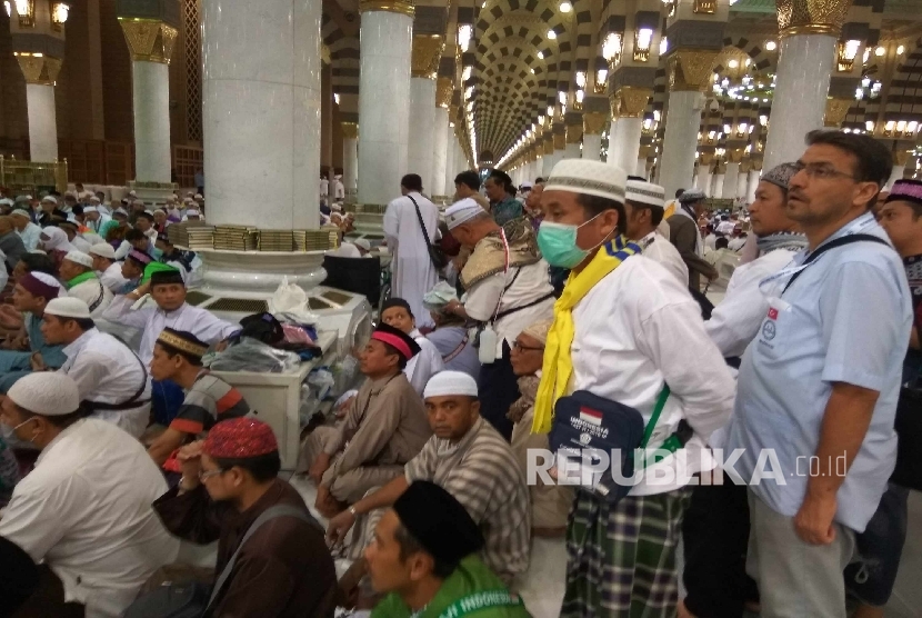 Jamaah haji indonesia di masjid nabawi