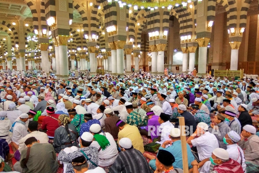 Jamaah haji Indonesia di masjid Nabawi 