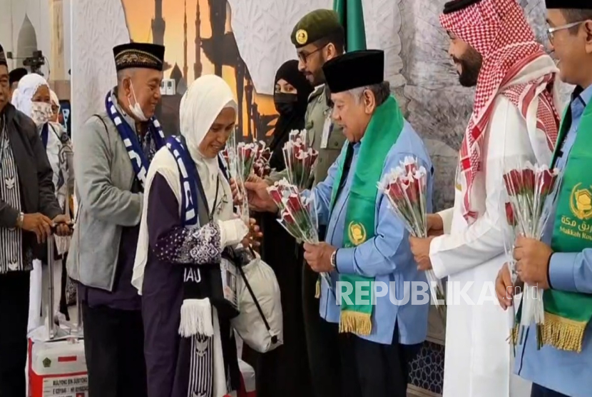Jamaah Haji Indonesia kloter pertama tiba di Tanah Suci, Jumat (2/5/2025).