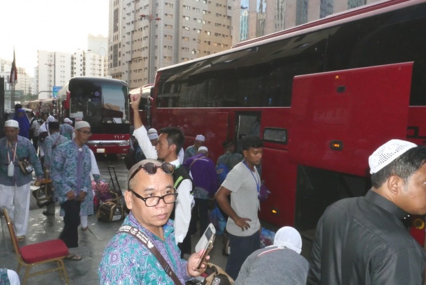 Jamaah haji Indonesia SUB 44 diberangkatkan dari Makkah menuju Madinah, Selasa (12/9)