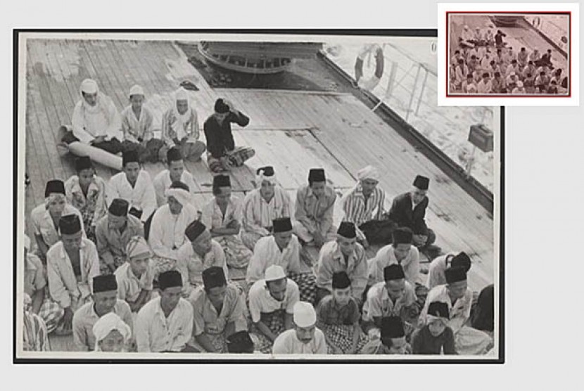 KH Wachid Hasjim menunjukkan sikap anti-kapitalis saat batalkan haji 1951. Jamaah haji tahun 1951 di atas Kapal Rotterdam lloyd menuju Makkah. 