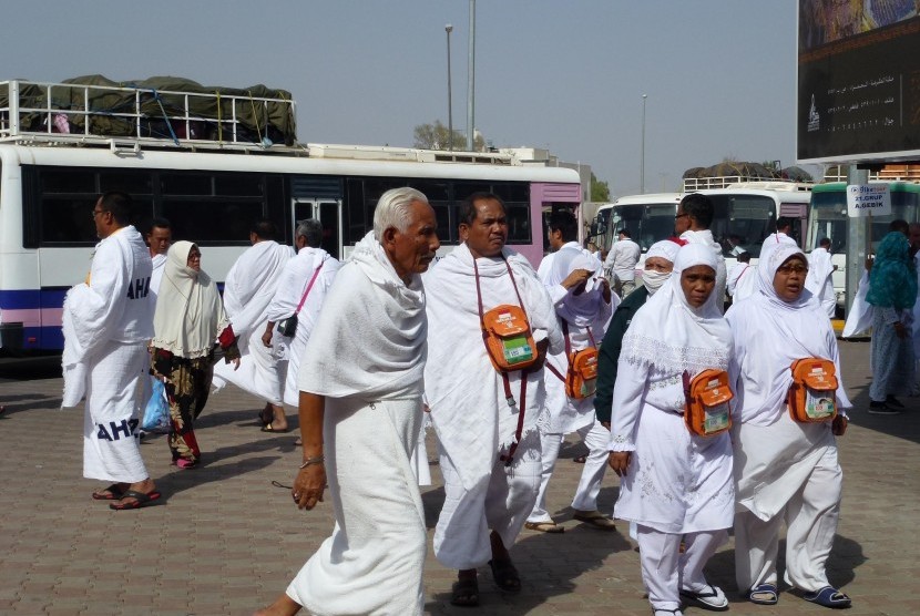 Jamaah haji tiba di Bir Ali, Madinah, Arab Saudi.