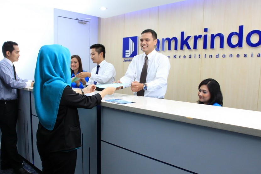 PT Jaminan Kredit Indonesia berkomitmen untuk memberikan pelayanan prima bagi seluruh mitra kerja perusahaan. Jamkrindo pun meresmikan gedung baru di Bandung untuk menghadirkan pelayanan prima bagi seluruh mitra kerja perusahaan.