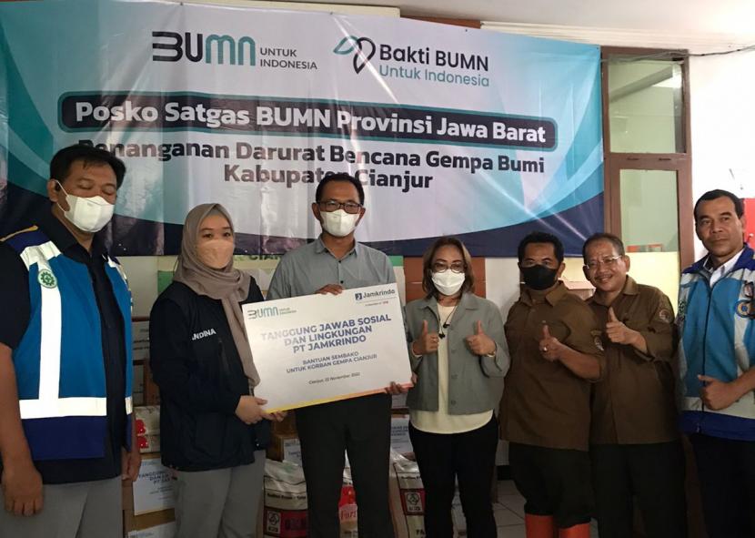 Jamkrindo Salurkan Bantuan Tanggap Darurat Gempa Cianjur | Republika Online