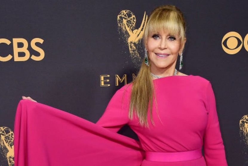 Jane Fonda pada acara Emmy Awards.