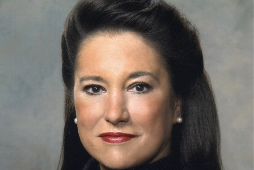 Janet L Robinson