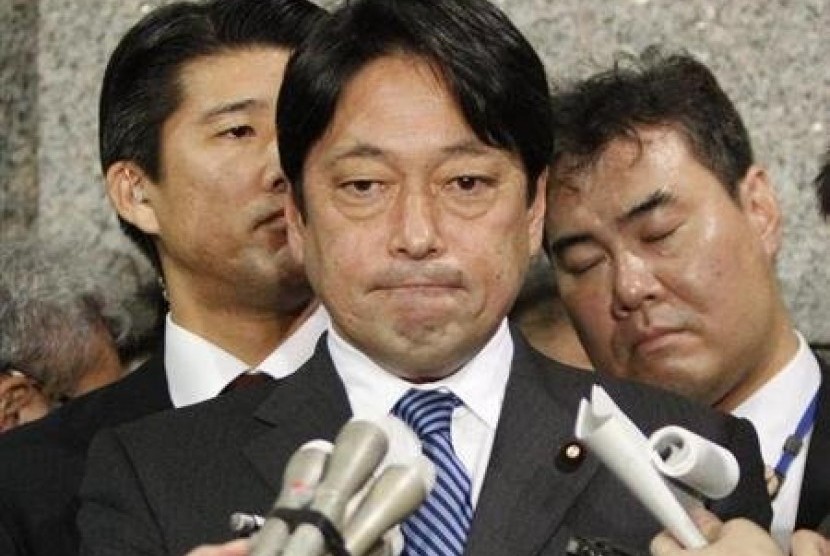 Japan's Defence Minister Itsunori Onodera speaks to reporters at the Defence Ministry in Tokyo. (file photo)