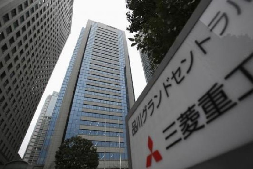 Japan's Mitsubishi Heavy Industries' headquarters building is pictured in Tokyo December 17, 2012.