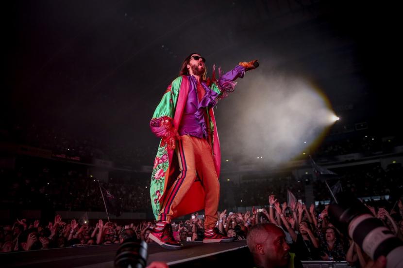 Jared Leto, vokalis utama band 30 Seconds to Mars, tampil saat konser Monolith Tour di Altice Arena, Lisbon, Portugal, 12 September 2018. Band yang dibentuk Jared bersama kakaknya, Shannon, akan comeback dengan album baru pada 2023 ini.