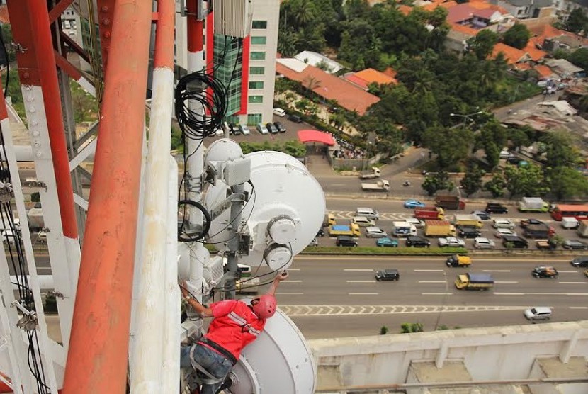 Telkomsel dan Huawei Indonesia bersama dengan Pemerintah melalui BAKTI Kominfo RI, berkolaborasi menghadirkan jaringan broadband 4G LTE di kawasan-kawasan pelosok di Tanah Air.