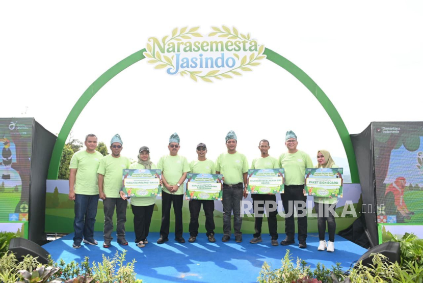 Jasindo menyelenggarakan program Narasemesta di kawasan Paralayang, Taman Hutan Raya (Tahura) Sultan Adam, Kabupaten Banjar, Kalimantan Selatan.