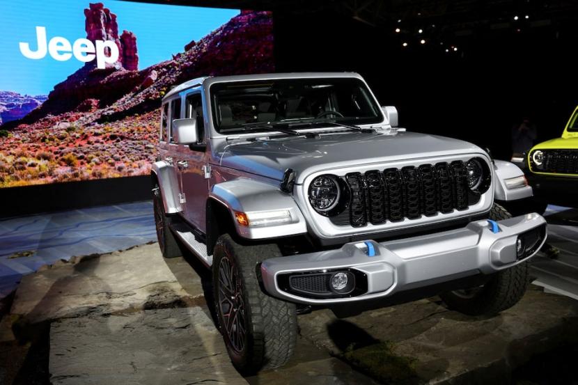 Jeep Wrangler High Altitude 2024 ditampilkan di New York International Auto Show, di Manhattan, New York City, AS, 5 April 2023.