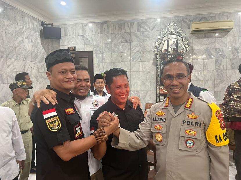 Jelang pelaksanaan pesta demokrasi, Ketua Front Pemuda Muslim Maluku (FPMM) Umar Kei, menyampaikan peryataan sikap guna menjaga Kamtibmas di wilayah Jakarta Timur di saat Pemilu serentak 14 Februari 2024 mendatang.