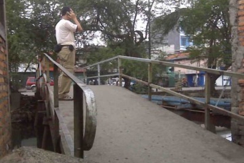 Jembatan Kambing yang membelah Kali Angke di kawasan Pekojan, Jakarta Utara