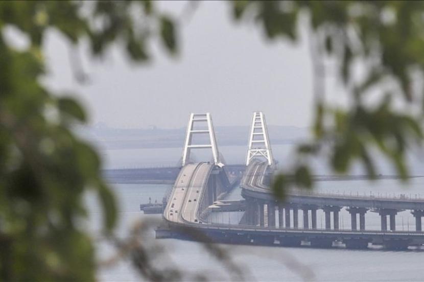 Jembatan Kerch di Krimea.
