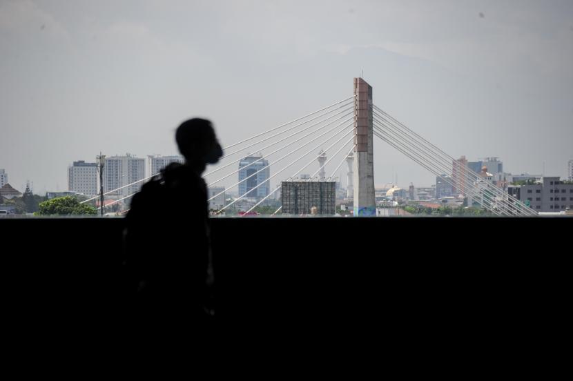 Jembatan Layang Pasupati terlihat dari Jalan Cihampelas, Bandung, Jawa Barat.