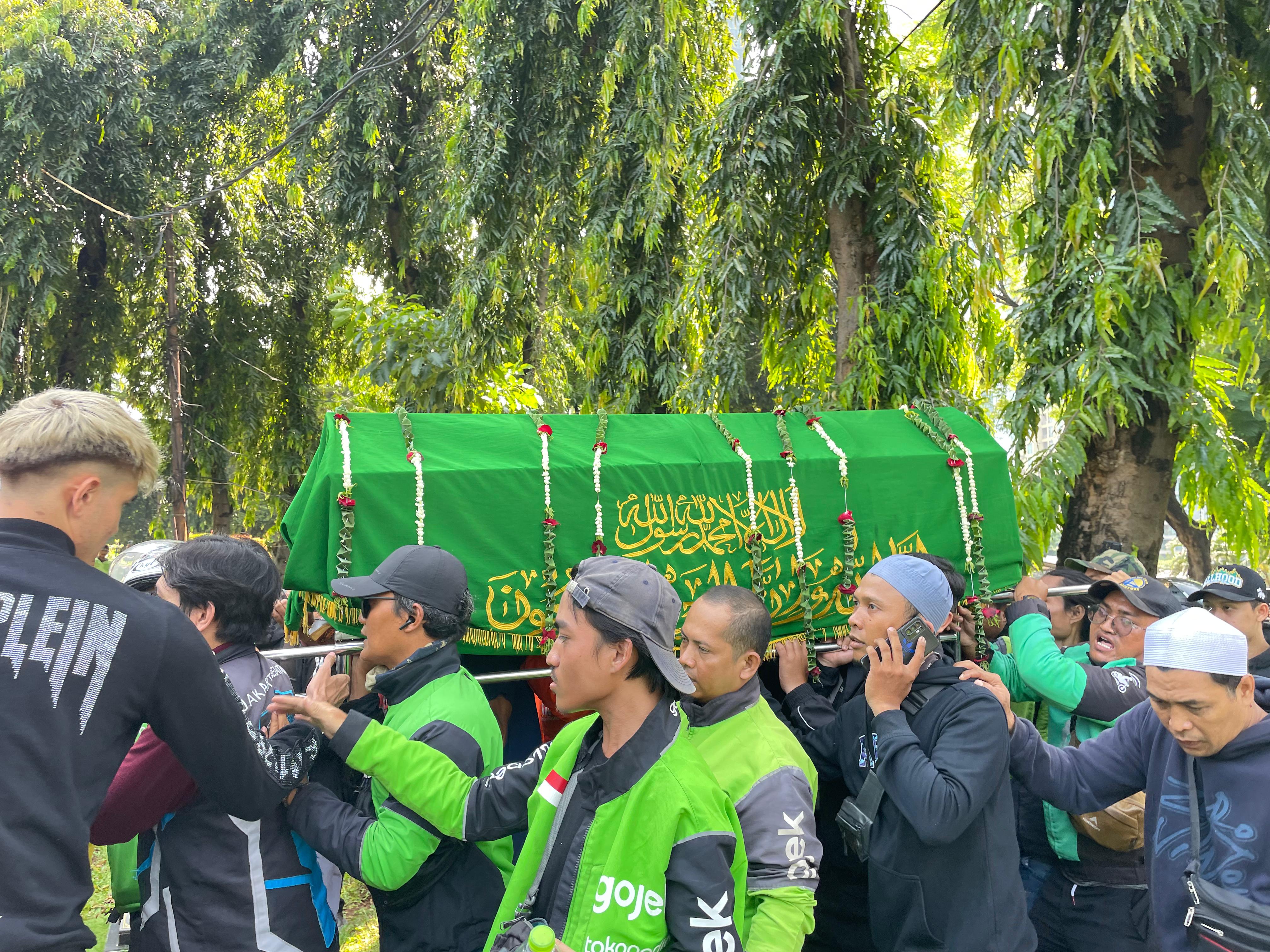 Babah Alun Janji Berikan Beasiswa Bagi Adik Affan Kurniawan, Minta Tujuh Hari Masa Berkabung