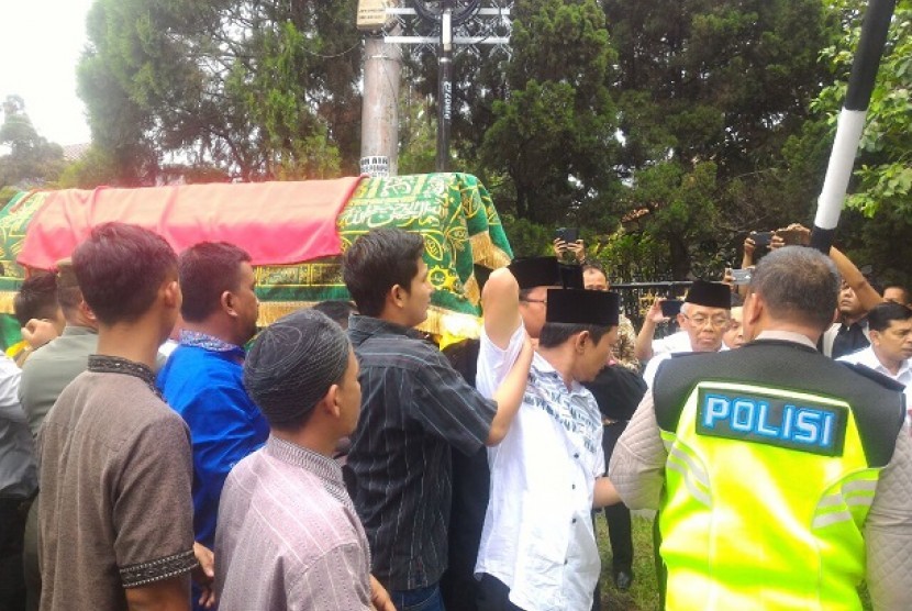 Jenazah AM Fatwa tiba di rumah duka Jalan Condet, Pejaten, Jaksel.
