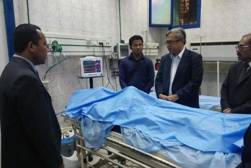 Jenazah mahasiswa Indonesia asal Riau di Kairo, Mesir Ridho Alhafiz disemayamkan di rumah sakit setempat