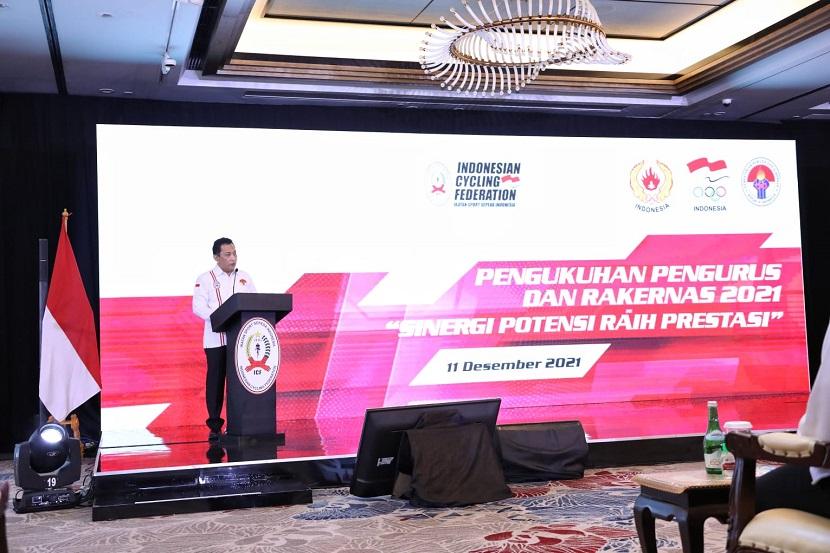 Jenderal Listyo Sigit Prabowo resmi dilantik sebagai Ketua Umum Pengurus Besar Ikatan Sport Sepeda Indonesia (PB ISSI) masa bakti 2021-2025.