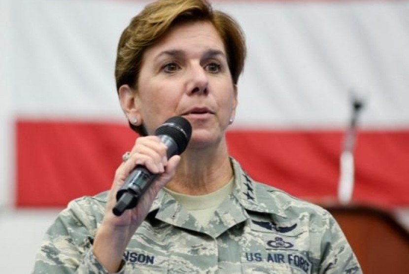 Jenderal Lori Robinson