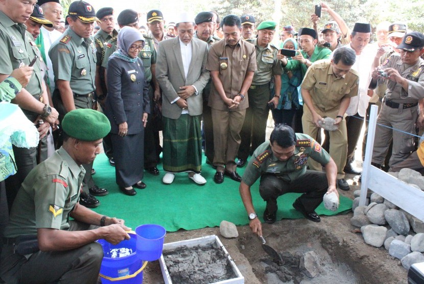 Jenderal Moeldoko meletakkan batu pertama