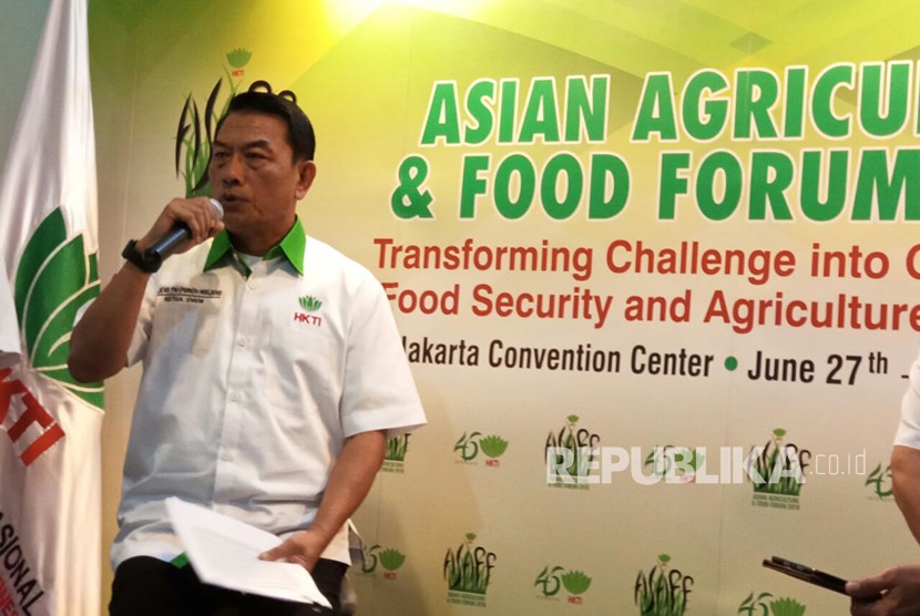 Gen (ret) Moeldoko releases Asian Agriculculture and Food Forum HKTI 2018 themed Transforming Challenge into Opportunity: Food Security and Agriculture Innovation at HKTI office, Menteng, Central Jakarta. on Thursday (March 15). 