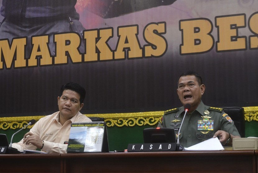 Jenderal TNI Budiman (kanan)